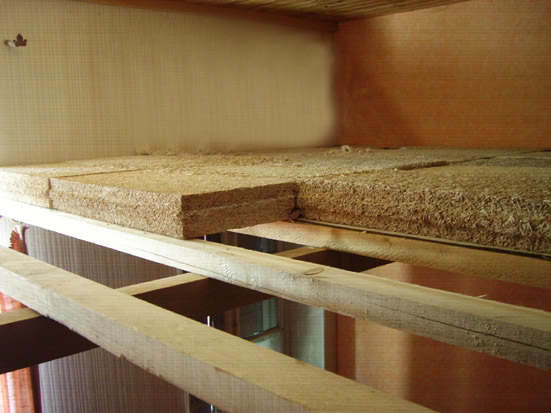 Photo réaliste de faux plafond avec isolation acoustique pour isolation phonique plafond