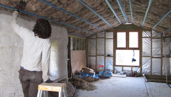 Photo réaliste de travaux d’isolation en rénovation