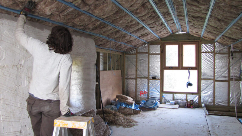 Photo réaliste de travaux d’isolation en rénovation