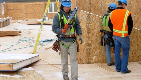 Photo réaliste de panneau sandwich isolant ou SIP en chantier - vue 1