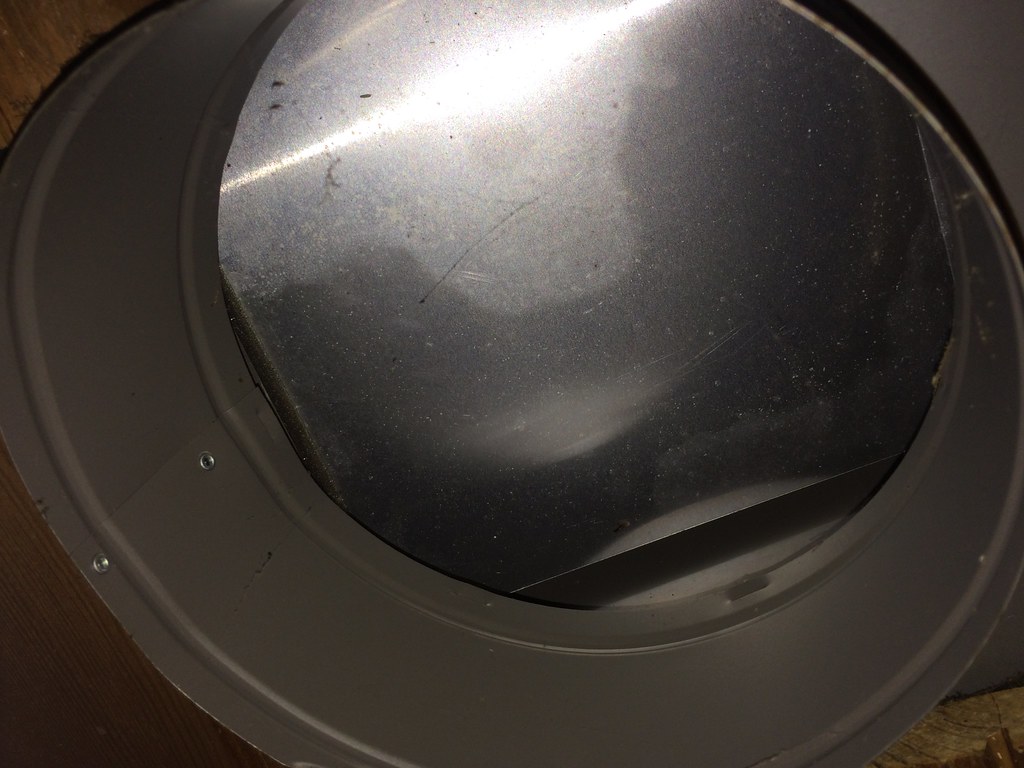 Photo de gaine ou bouche de ventilation liée à vmc de salle de bain