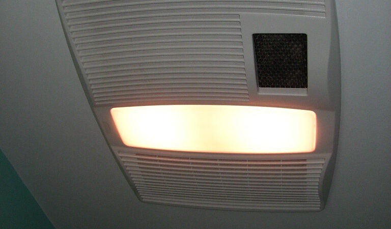 Photo réaliste liée à vmc pour salle de bain en rénovation de maison