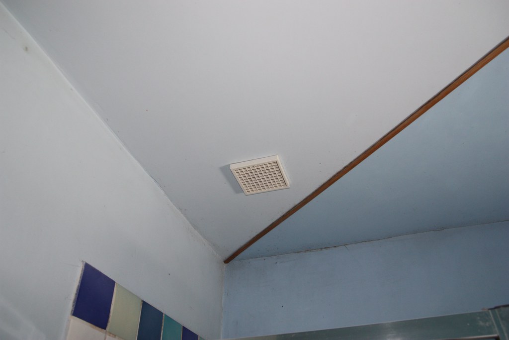 Photo réaliste pour extracteur vmc en rénovation de maison