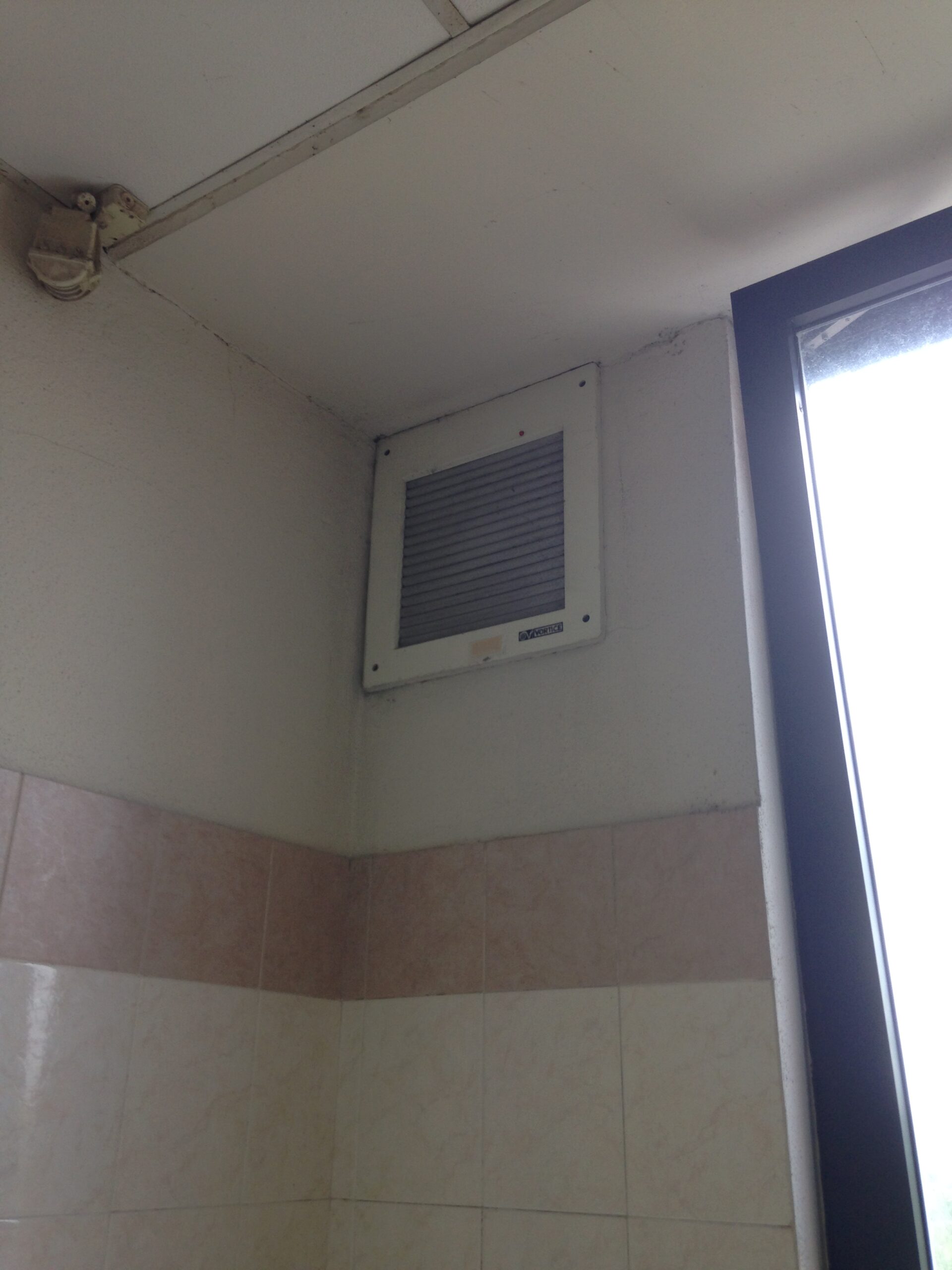 Photo réaliste pour prix vmc simple flux en rénovation de maison