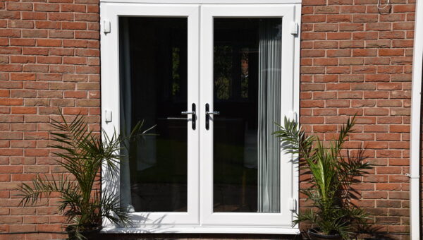 Photo réaliste liée à porte et fenetre pvc en rénovation de fenêtre