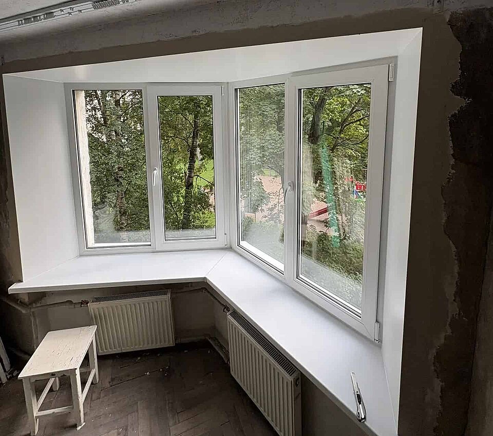 Photo réaliste pour prix fenetre pvc en rénovation de menuiserie