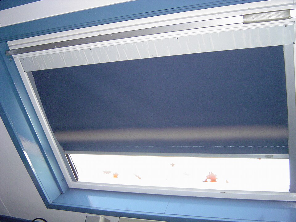 Photo réaliste pour store interieur fenetre en rénovation de menuiserie