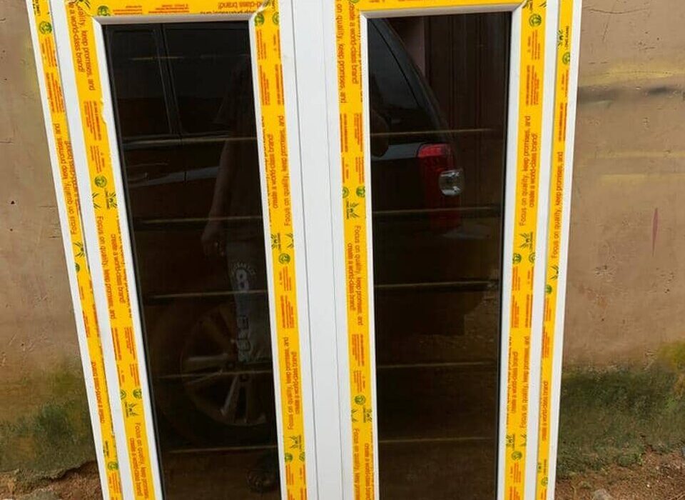 Poser des fenêtres en applique : guide pratique pour une rénovation propre