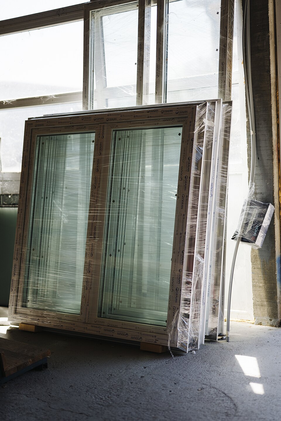 Photo réaliste pertinente pour poser des fenetres en applique en rénovation de fenêtre